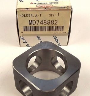 Mitsubishi OEM Holder M/T CTR diff pinion shaft