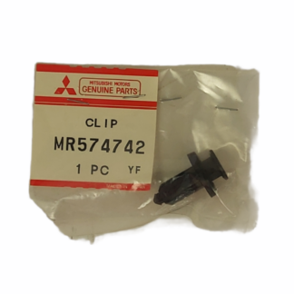 Clip Front Grille CU2W (W)